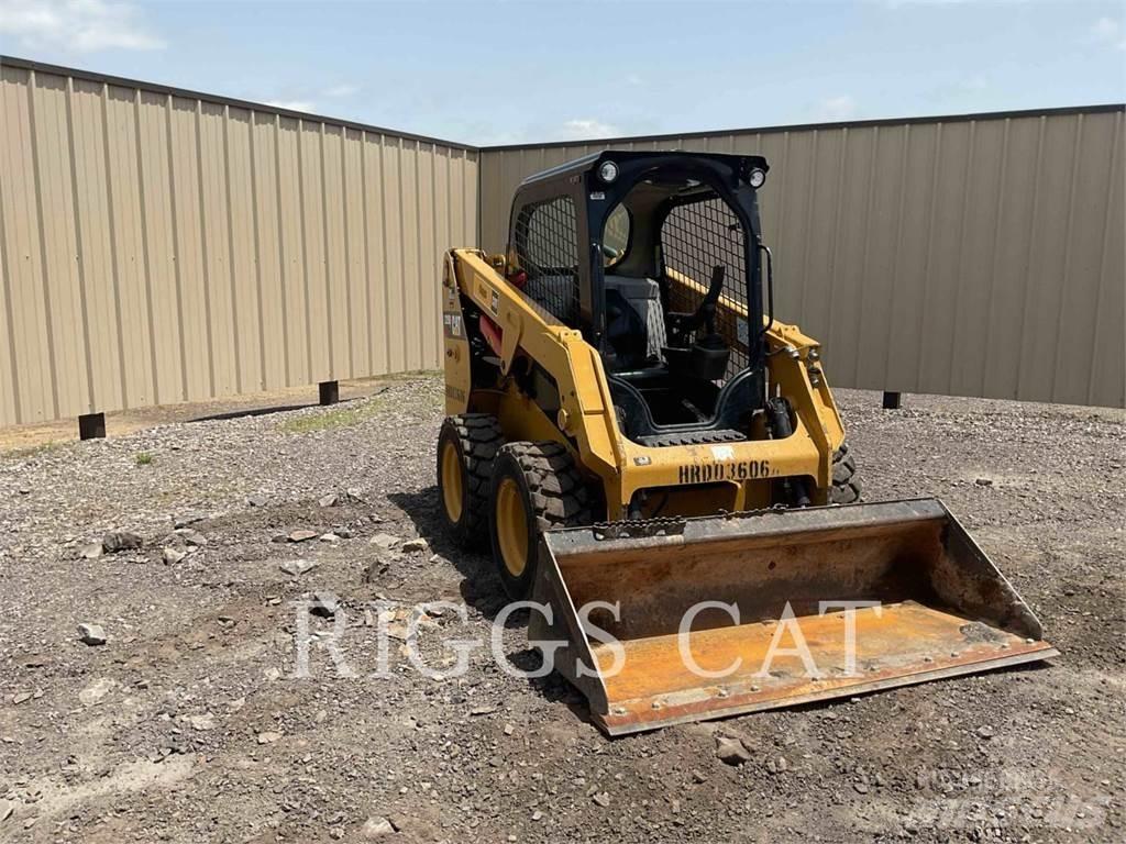CAT 226D Schrankladers