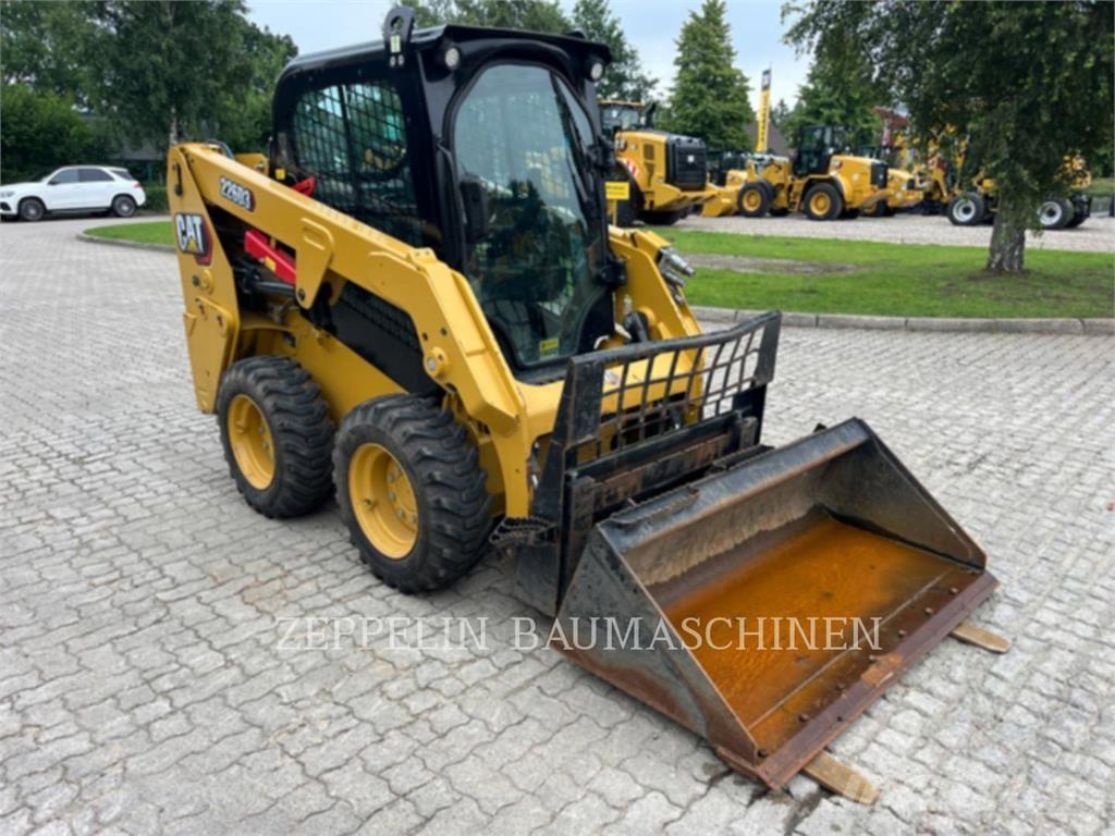 CAT 226D Schrankladers