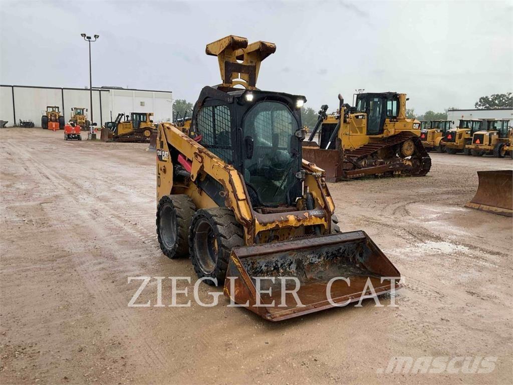 CAT 226D Schrankladers
