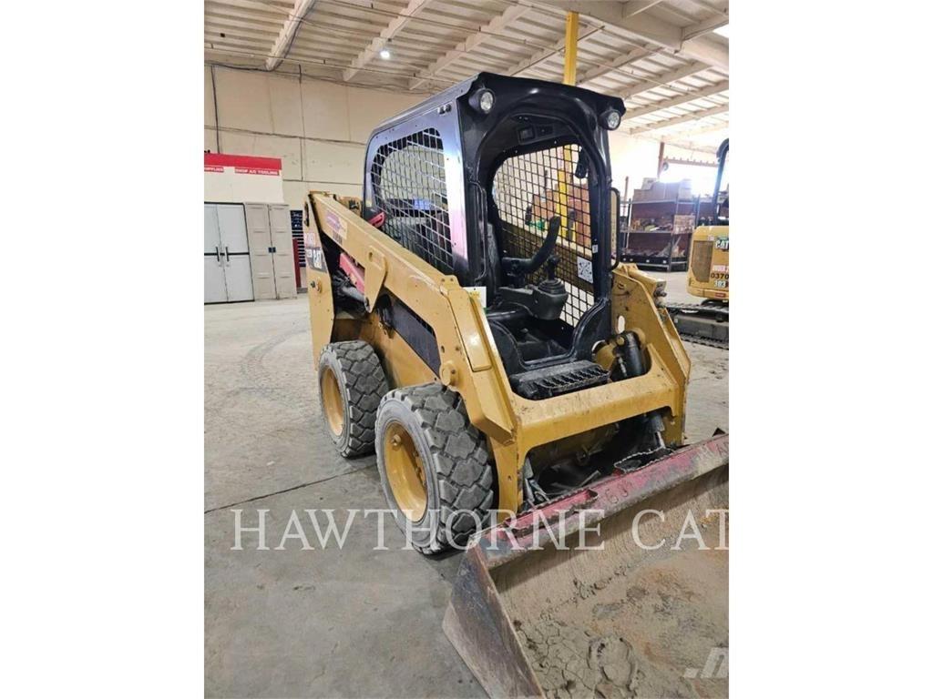 CAT 226D Schrankladers