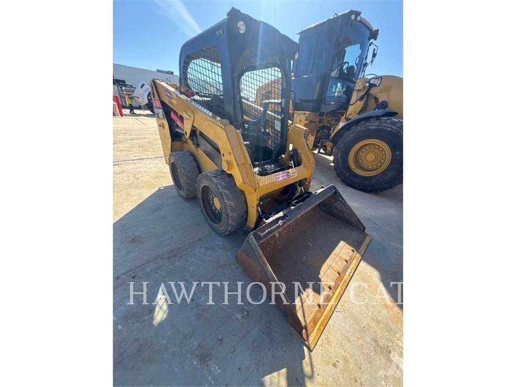 CAT 226D Schrankladers