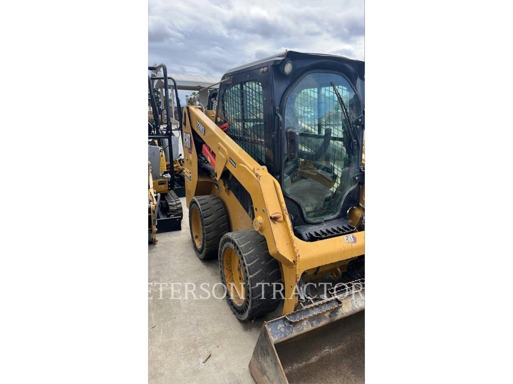 CAT 226D3 Schrankladers