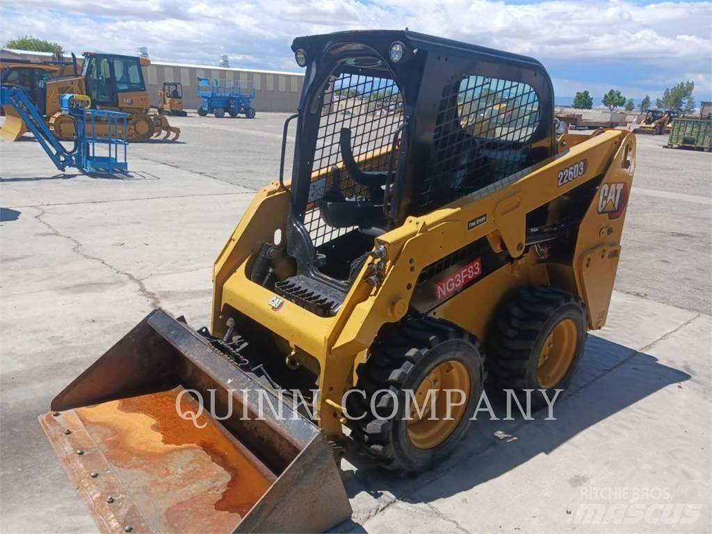 CAT 226D3 Schrankladers
