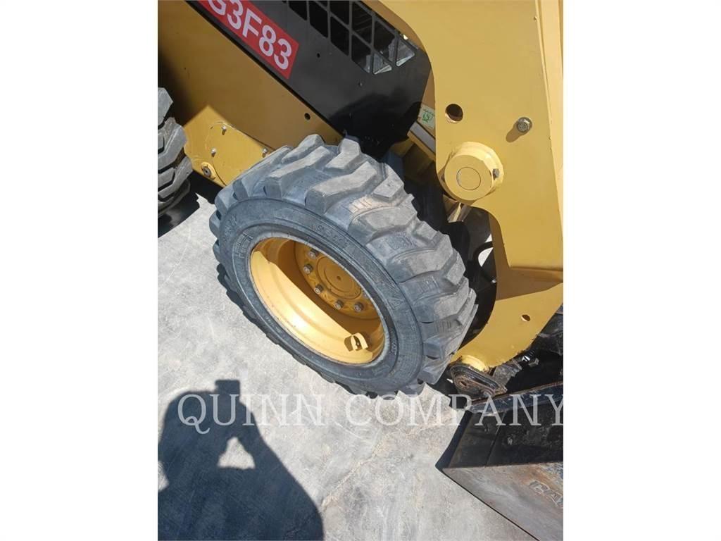 CAT 226D3 Schrankladers