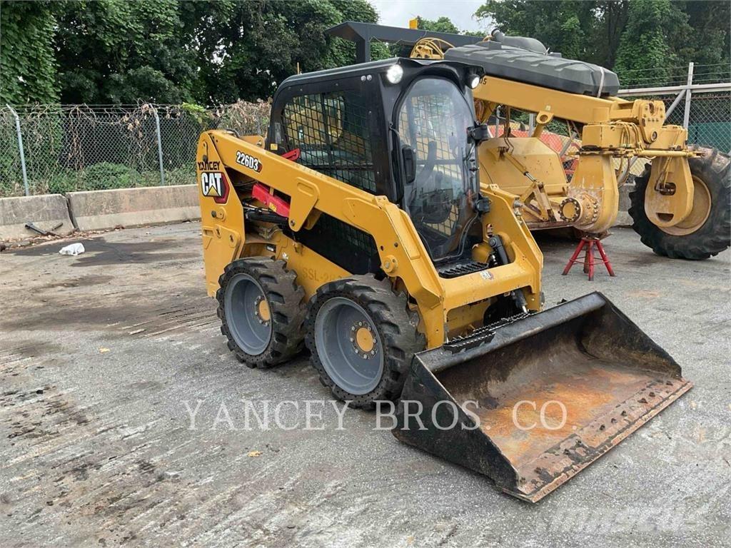 CAT 226D3 Schrankladers