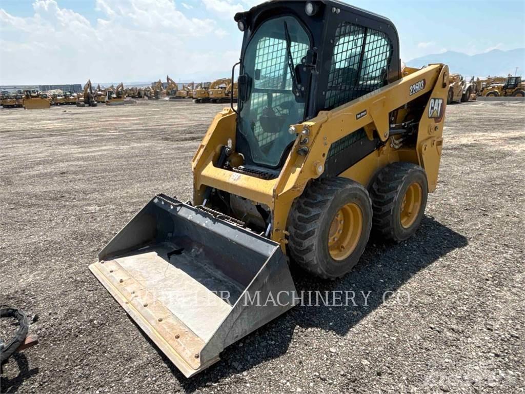 CAT 226D3 C3H2 Schrankladers