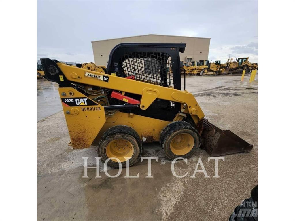 CAT 232D Schrankladers
