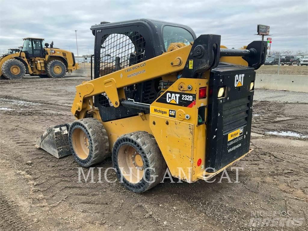 CAT 232D Q+ Schrankladers