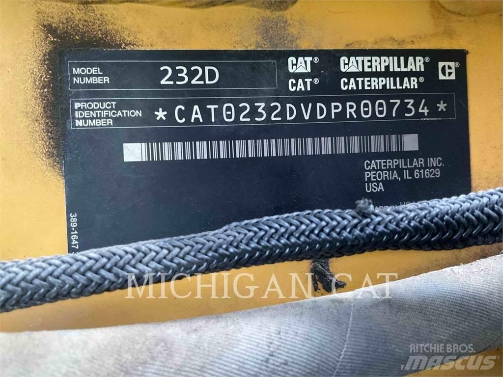 CAT 232D Q+ Schrankladers