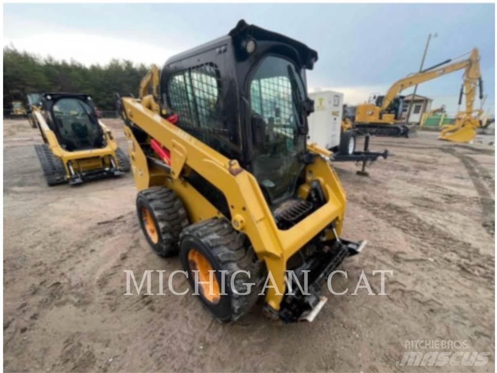 CAT 232D3 A2Q Schrankladers