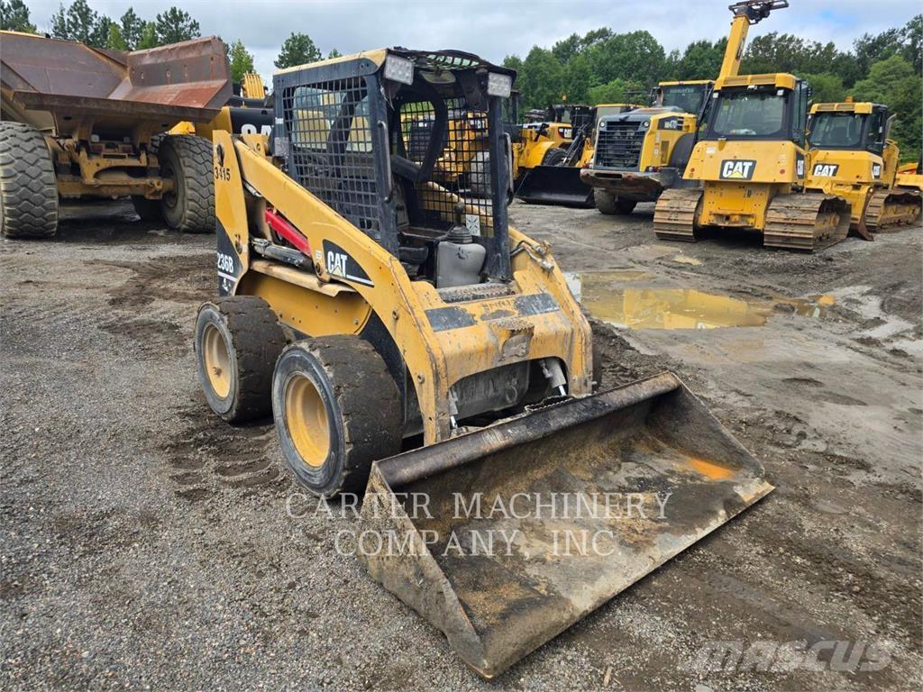 CAT 236B Schrankladers