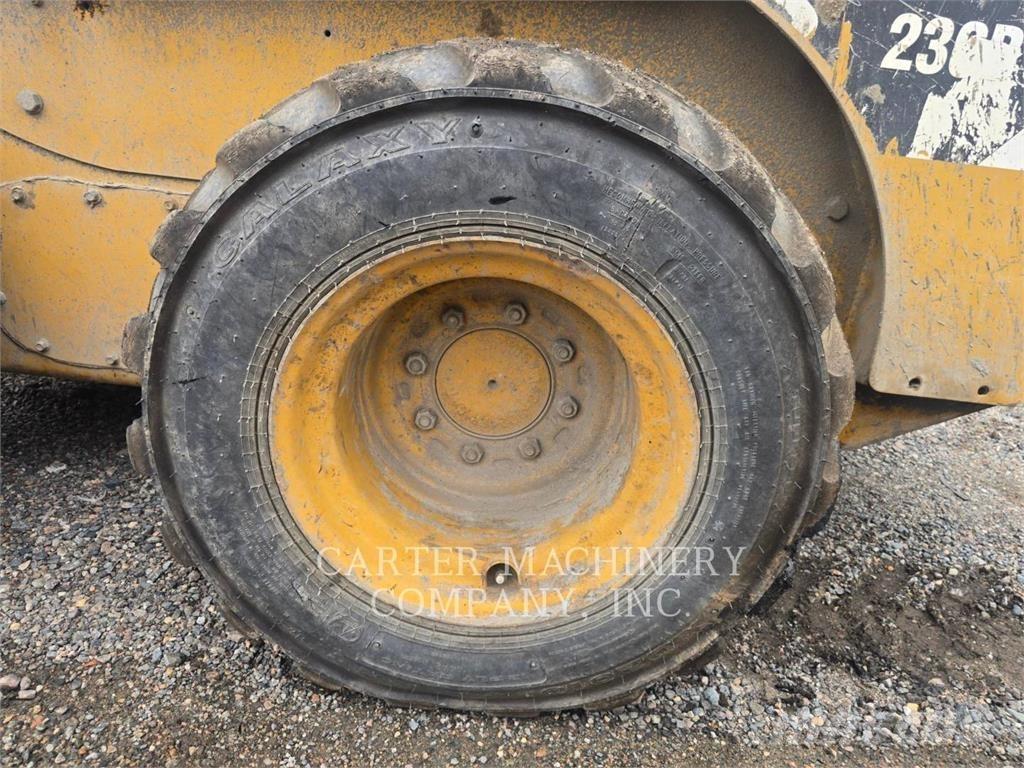 CAT 236B3 Schrankladers