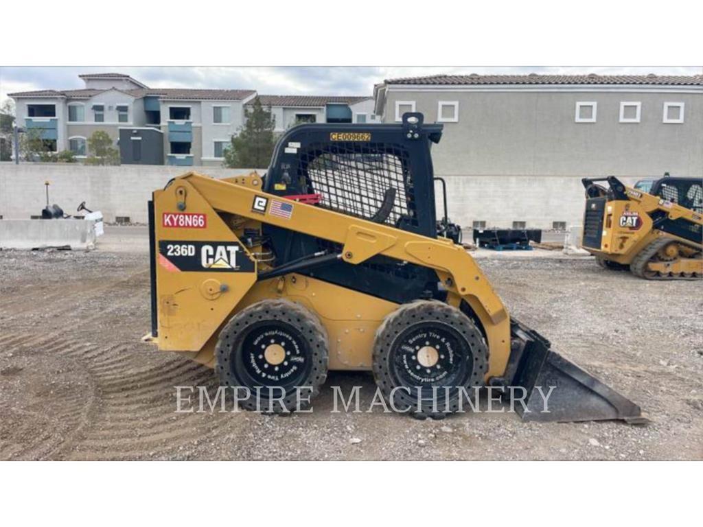 CAT 236D Schrankladers