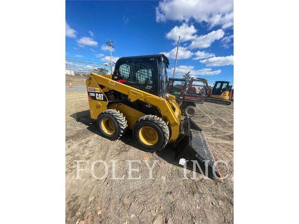 CAT 236D Schrankladers