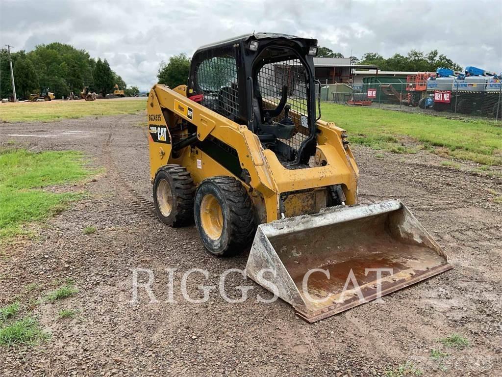 CAT 236D Schrankladers