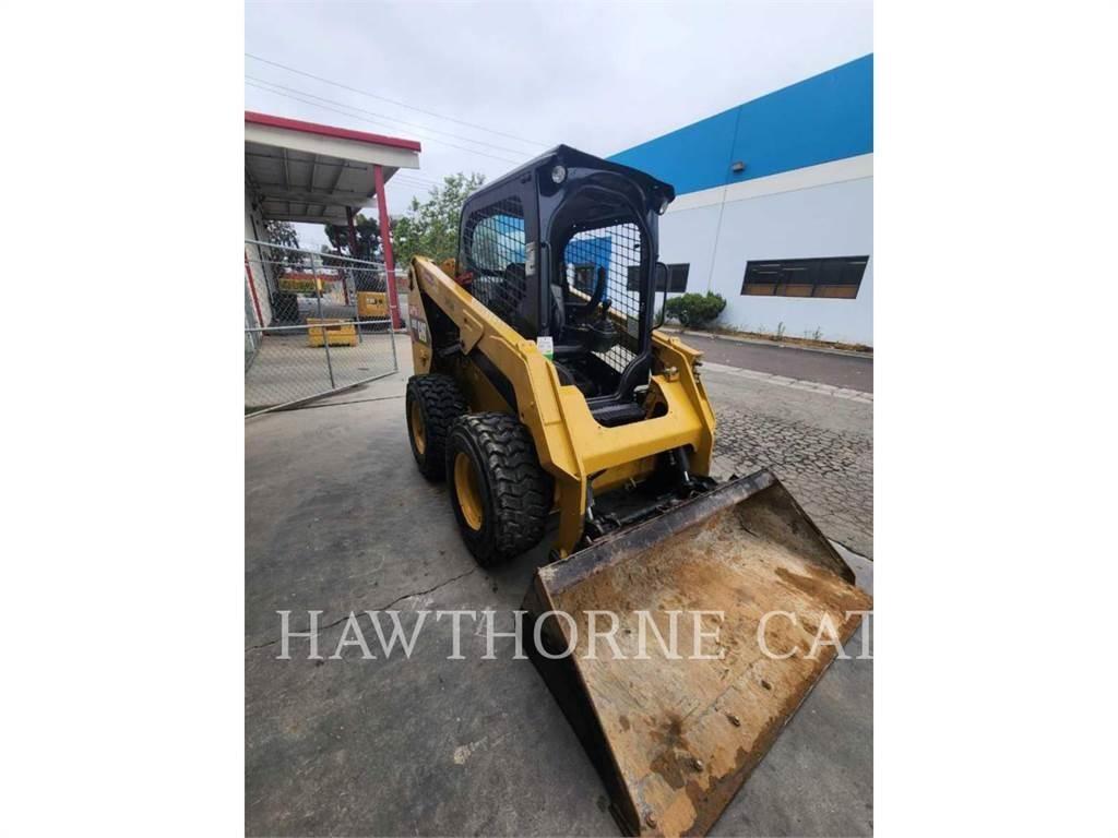 CAT 236D Schrankladers