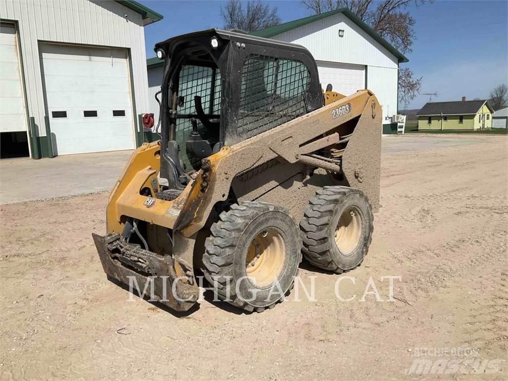 CAT 236D3 A2Q Schrankladers