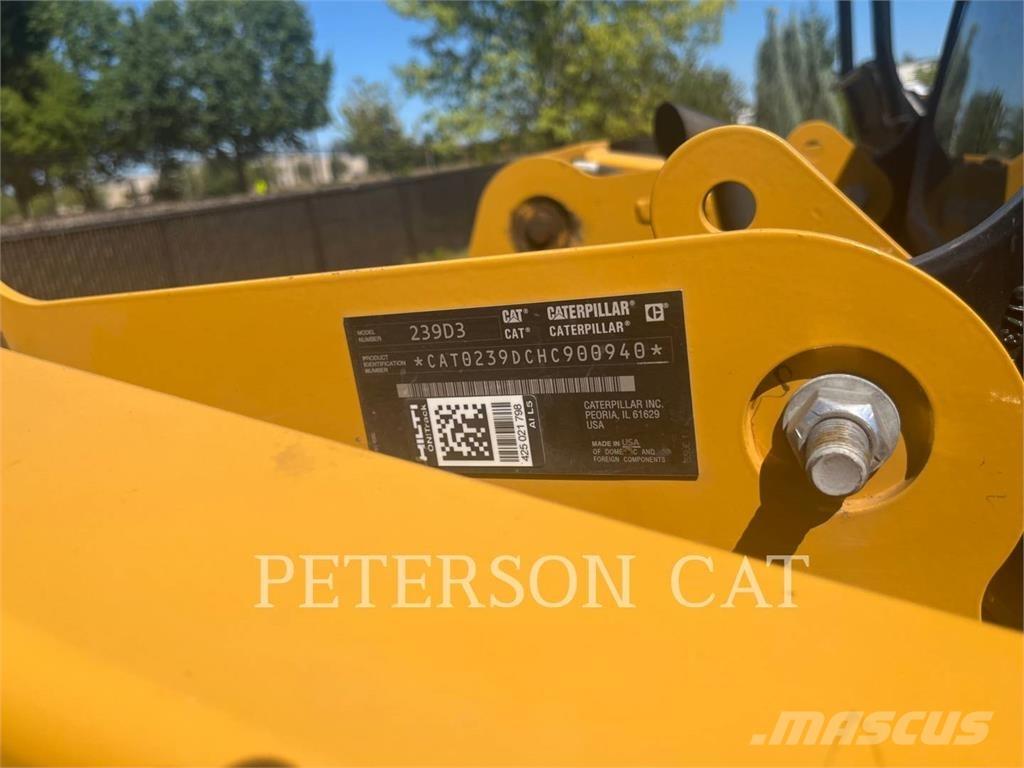 CAT 239D3 Schrankladers