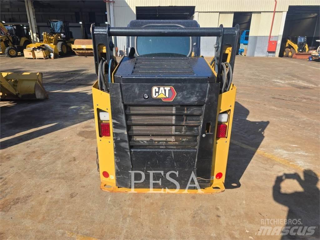 CAT 242 D Schrankladers