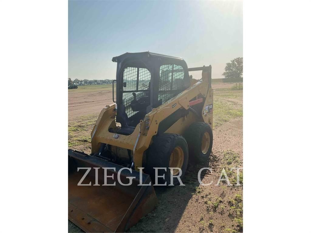 CAT 242D Schrankladers