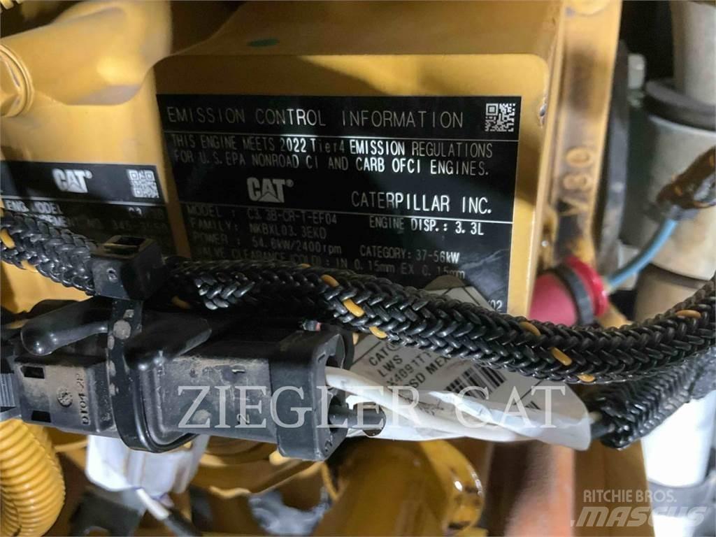 CAT 242D3 Schrankladers