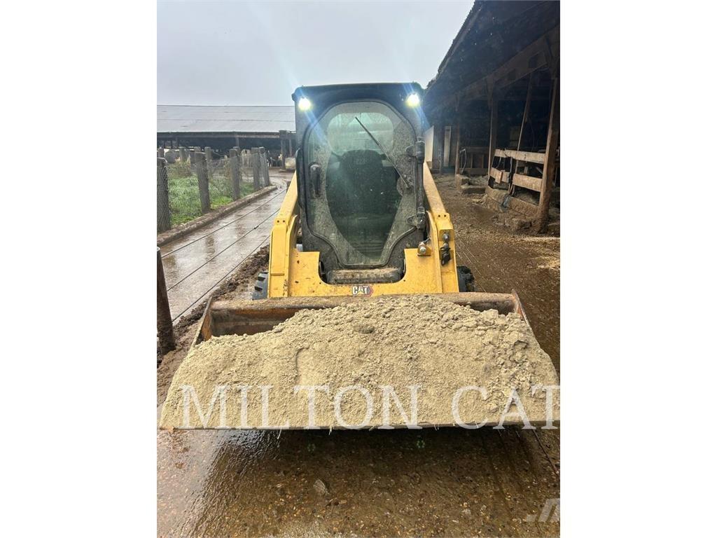 CAT 242D3 Schrankladers