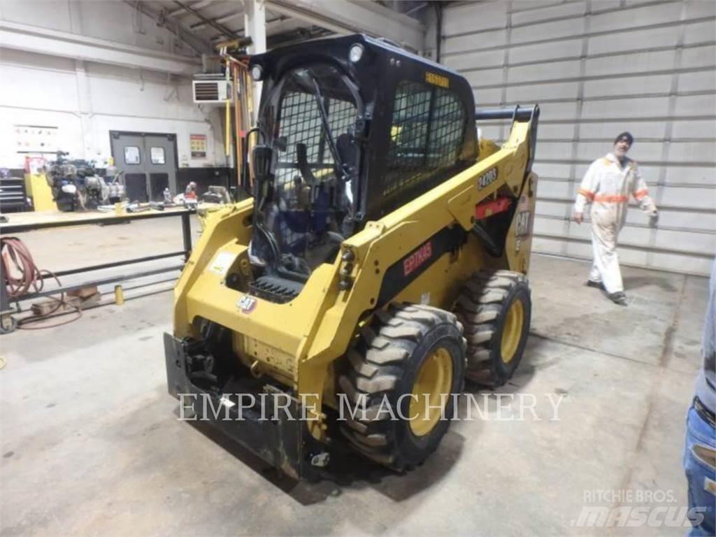 CAT 242D3 CA Schrankladers