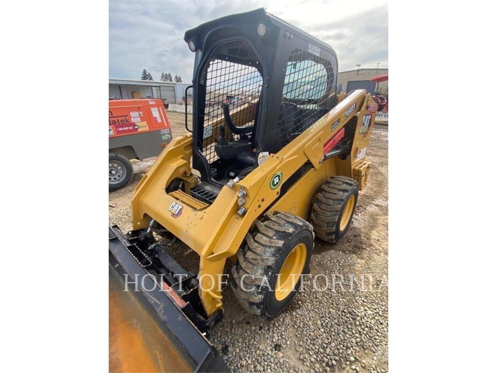 CAT 246 HF Schrankladers