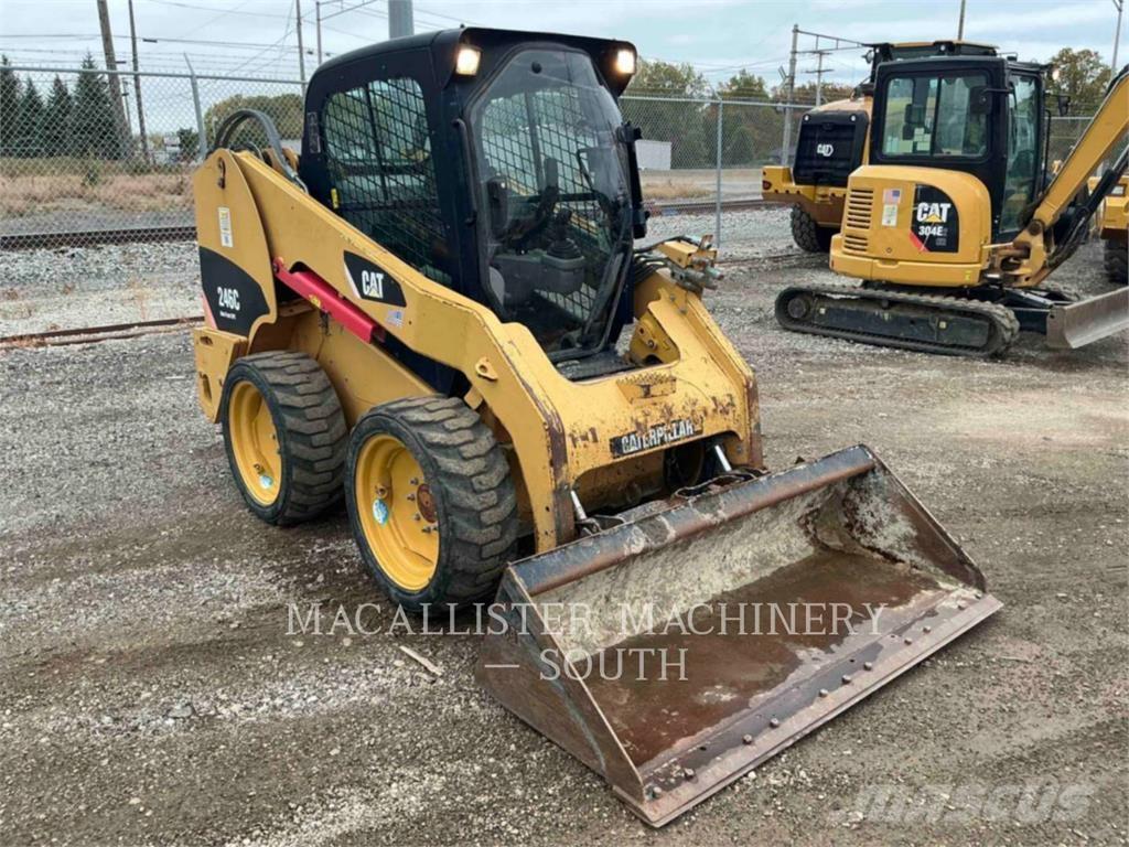 CAT 246C Schrankladers