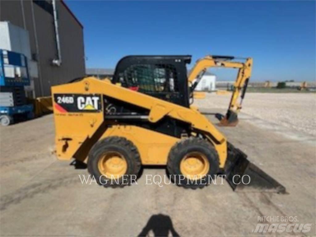 CAT 246D Schrankladers