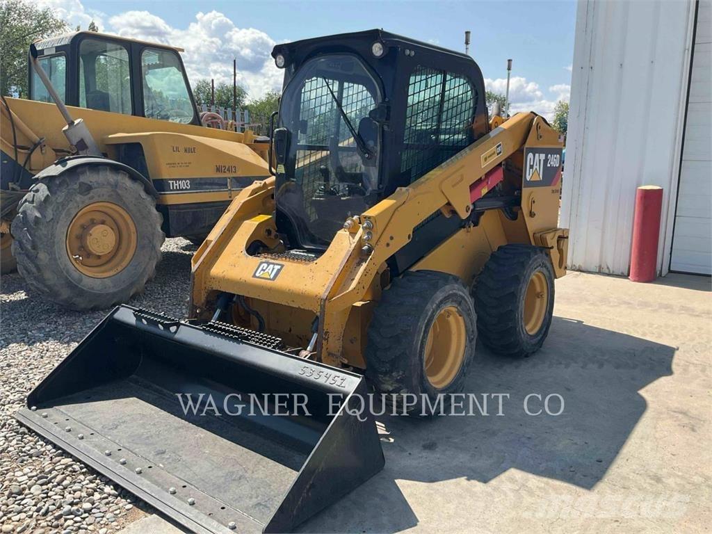 CAT 246D Schrankladers