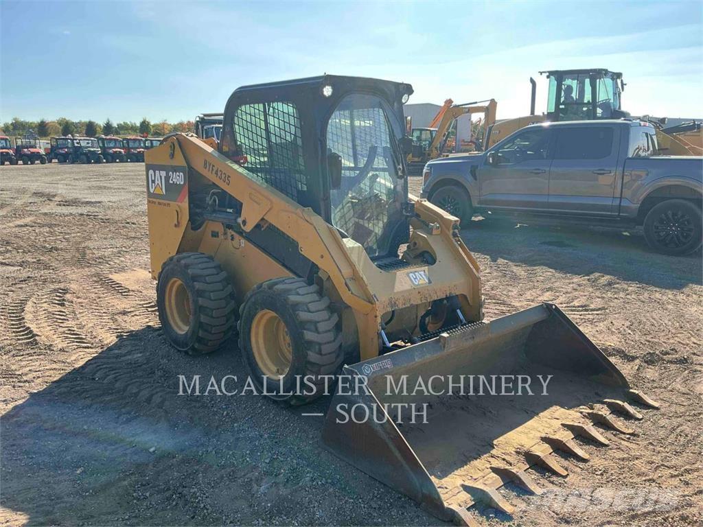 CAT 246D Schrankladers