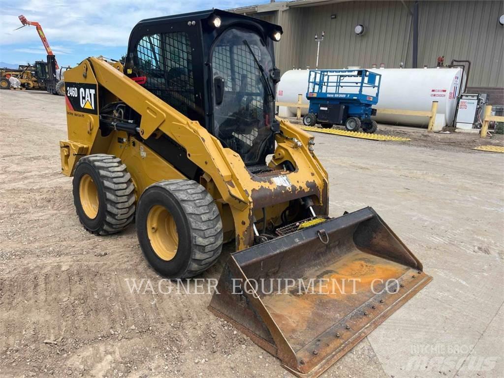 CAT 246D HF Schrankladers