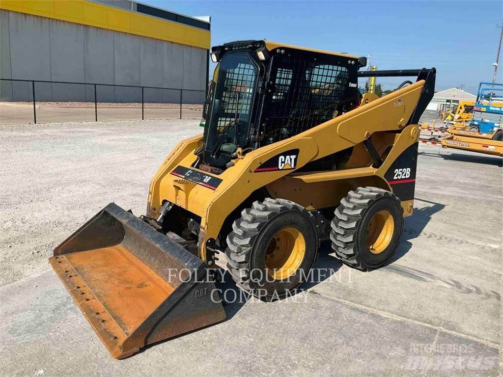 CAT 252B Schrankladers