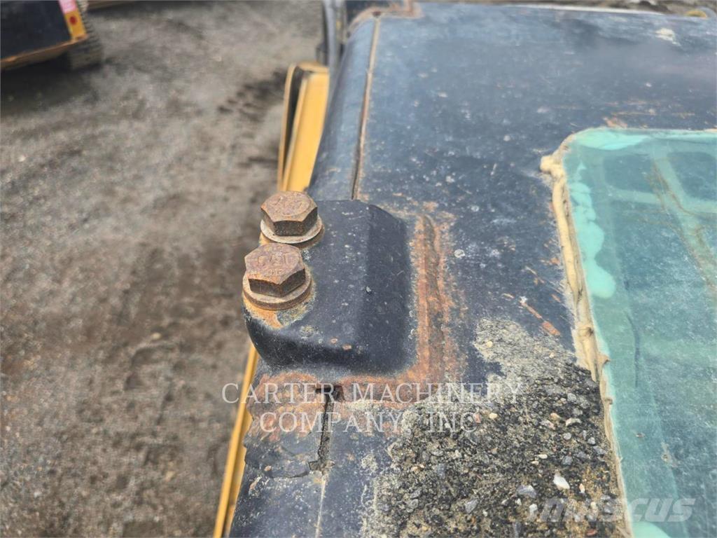 CAT 256C Schrankladers