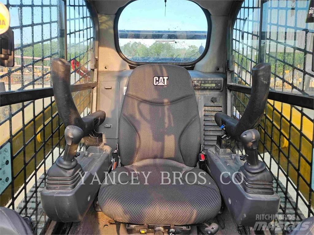 CAT 259D3 HF Schrankladers
