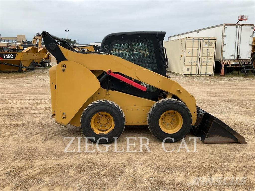 CAT 262C Schrankladers