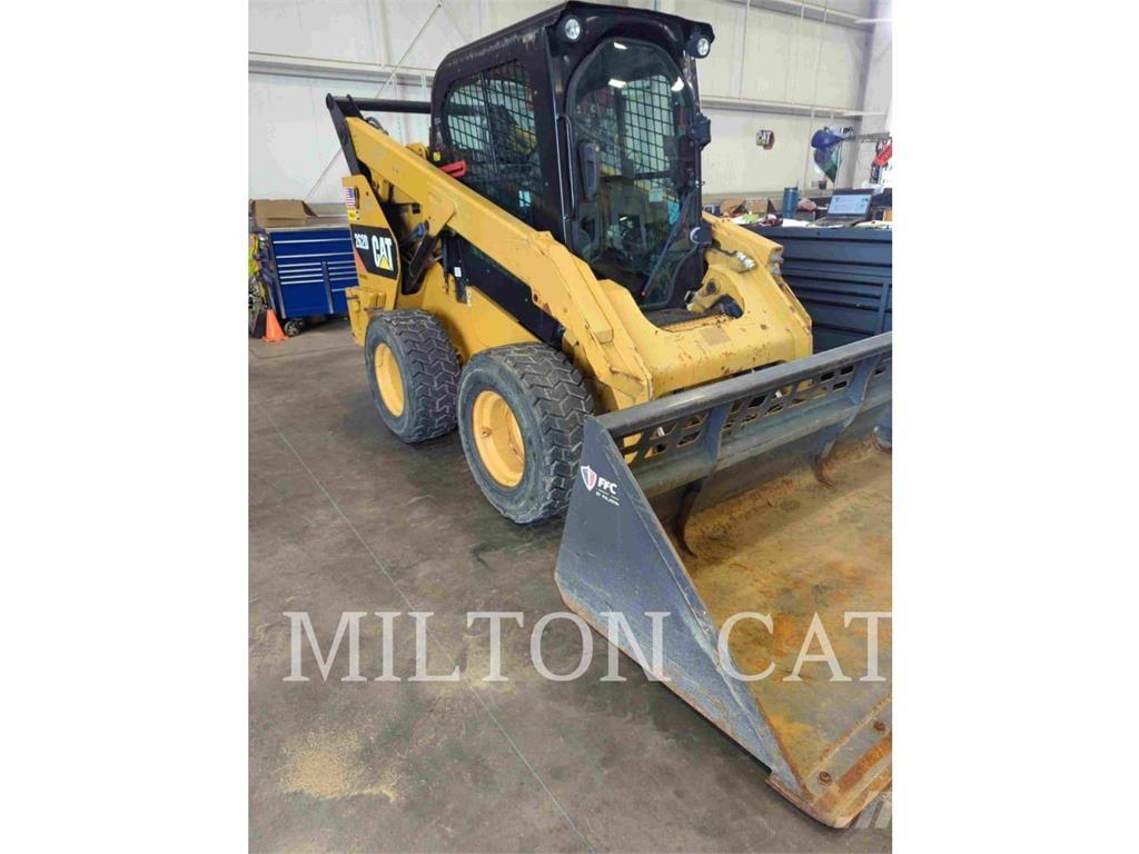 CAT 262D Schrankladers