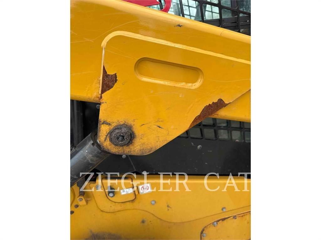 CAT 262D3 Schrankladers