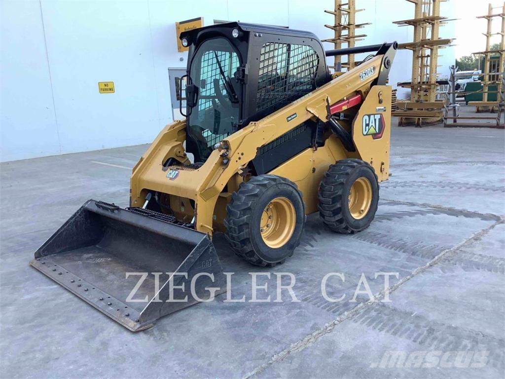 CAT 262D3 Schrankladers