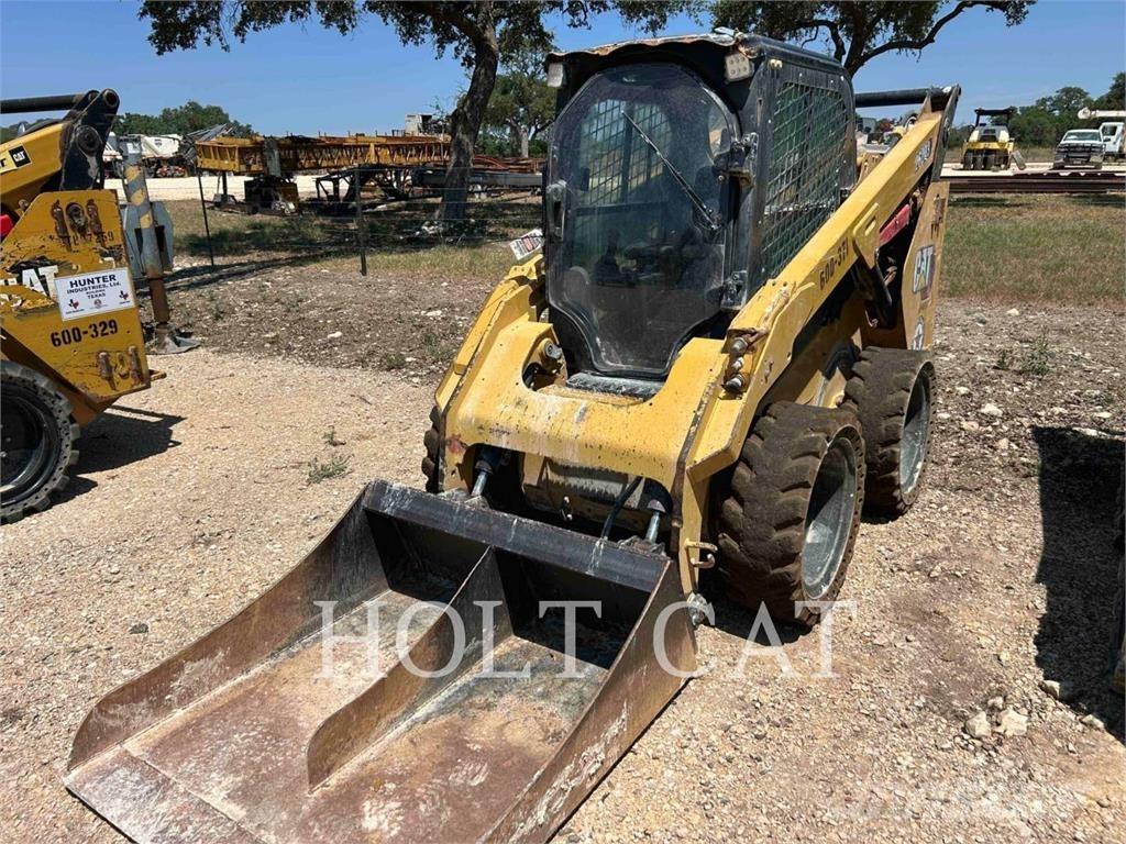 CAT 262D3 Schrankladers
