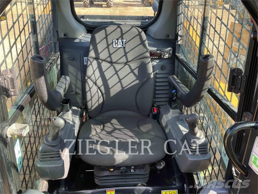 CAT 262D3 Schrankladers