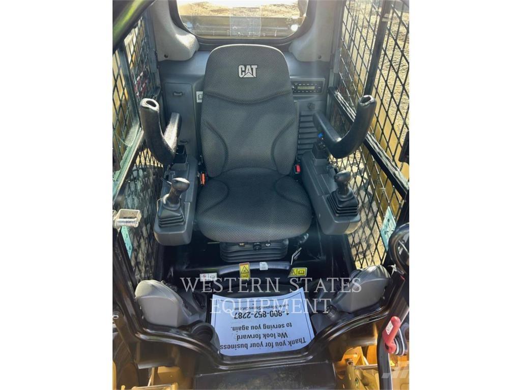 CAT 262D3 Schrankladers