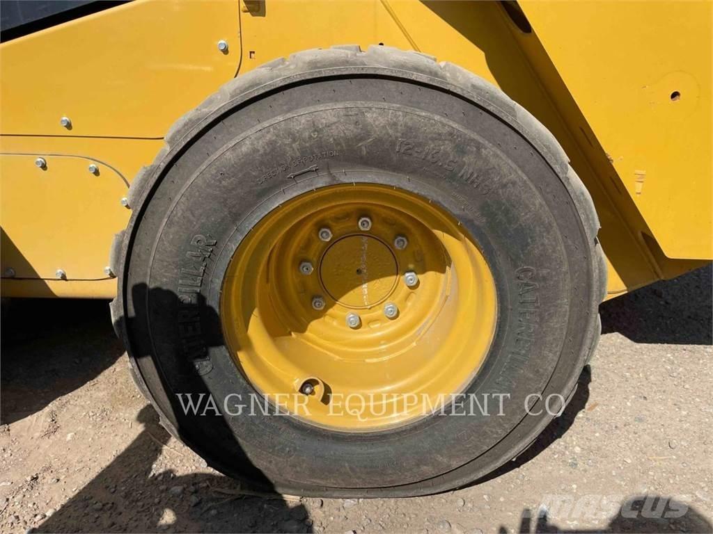 CAT 262D3 HF Schrankladers
