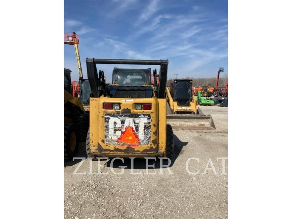 CAT 272C Schrankladers