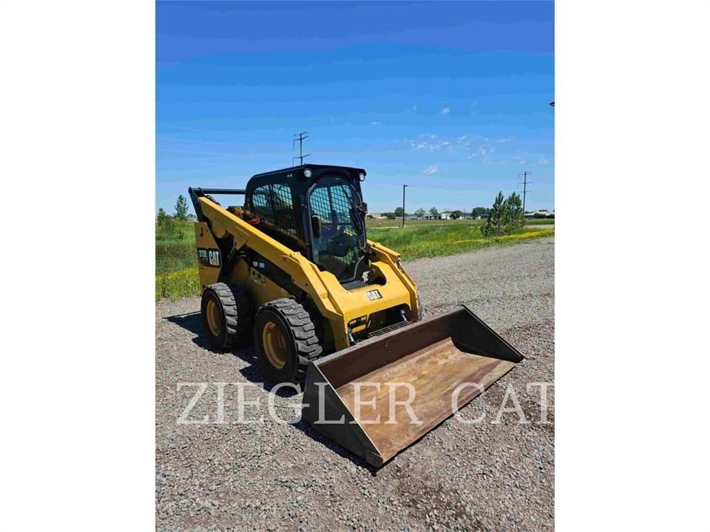 CAT 272D2 Schrankladers