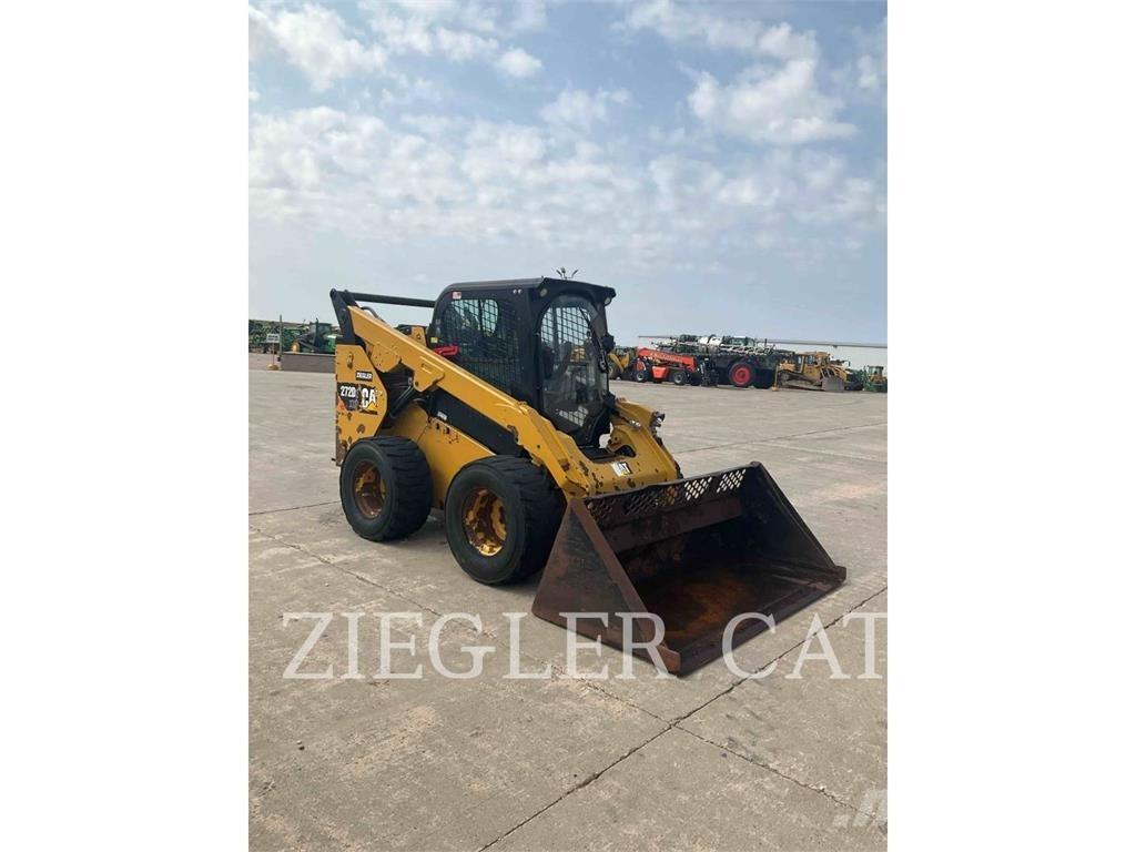 CAT 272D2 Schrankladers
