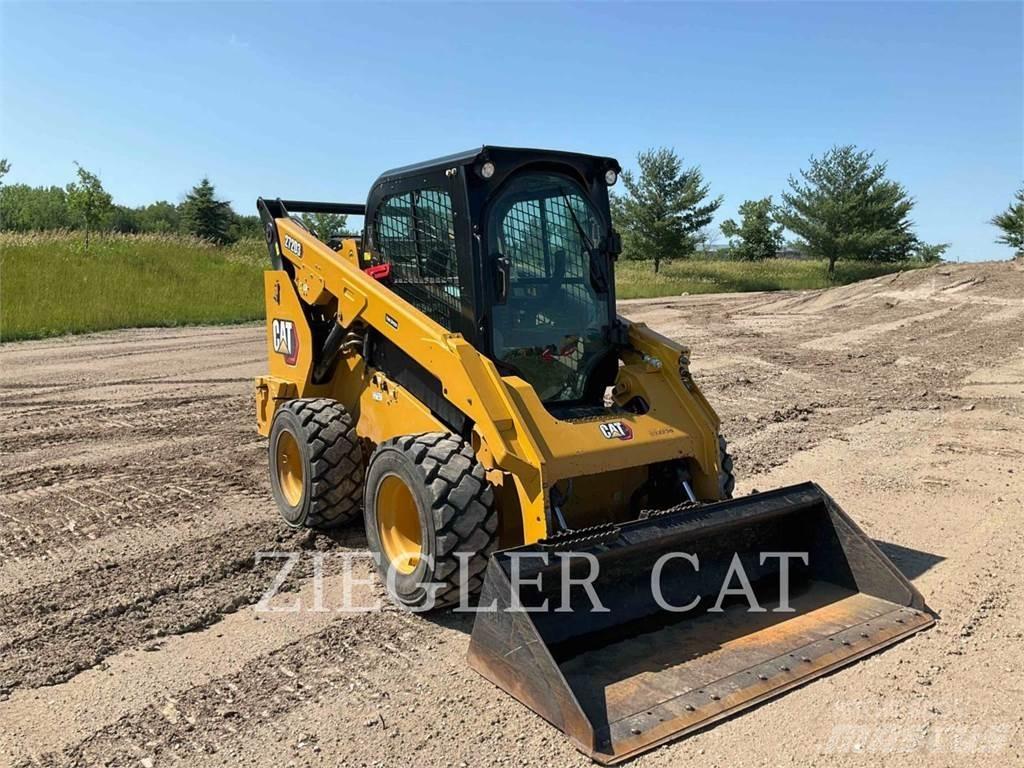 CAT 272D3 Schrankladers