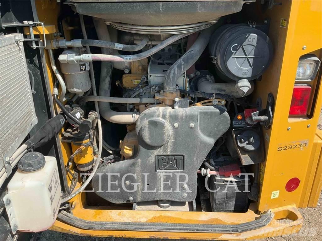CAT 272D3 Schrankladers