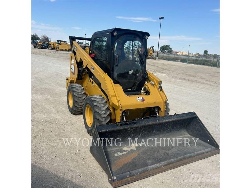 CAT 272D3 Schrankladers